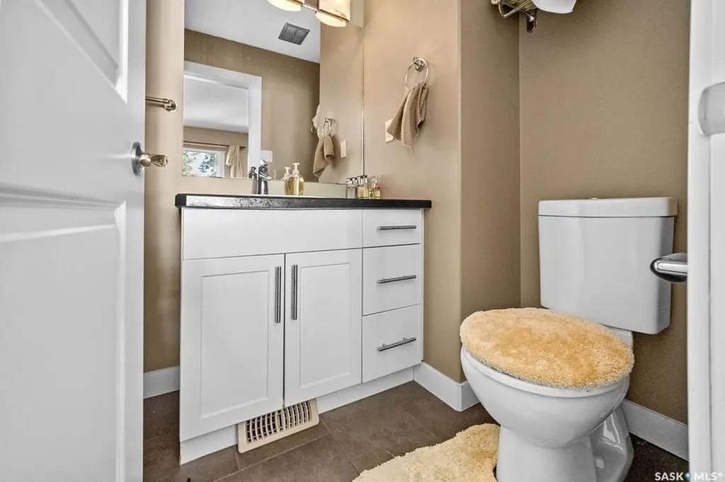 24 Cannington Mews Regina SK S4S 5Z7