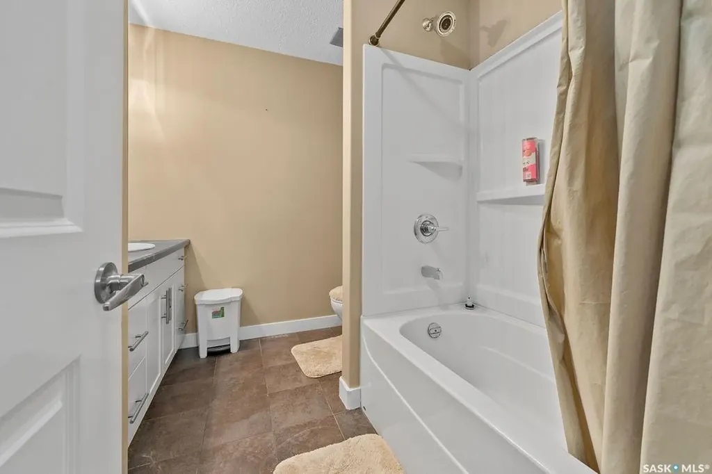 24 Cannington Mews Regina SK S4S 5Z7