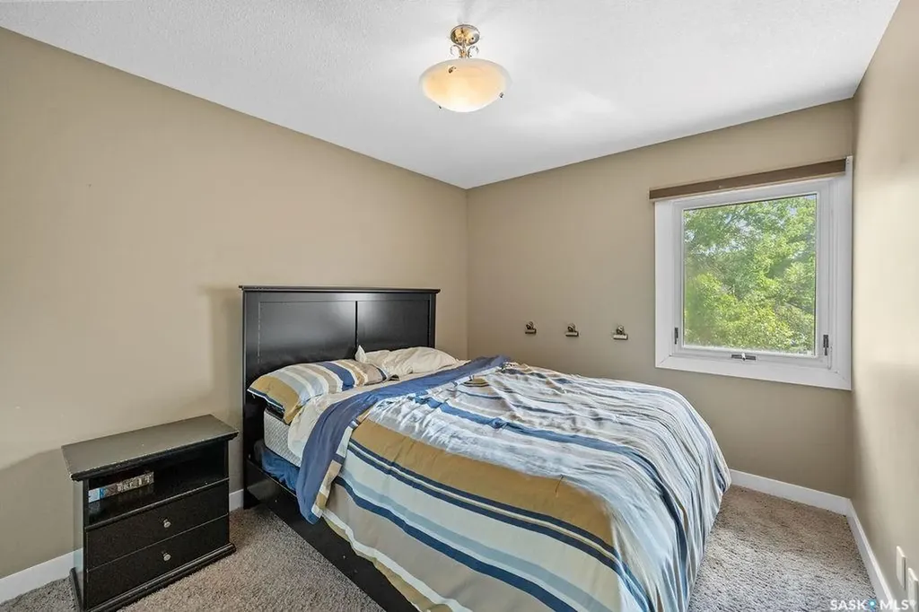 24 Cannington Mews Regina SK S4S 5Z7
