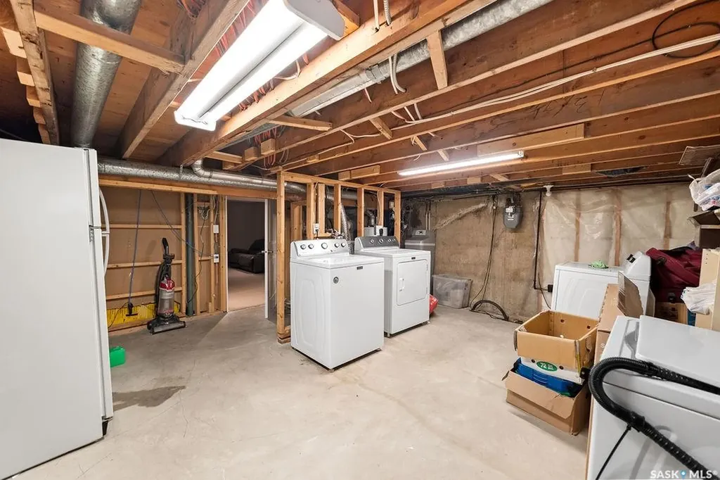 24 Cannington Mews Regina SK S4S 5Z7