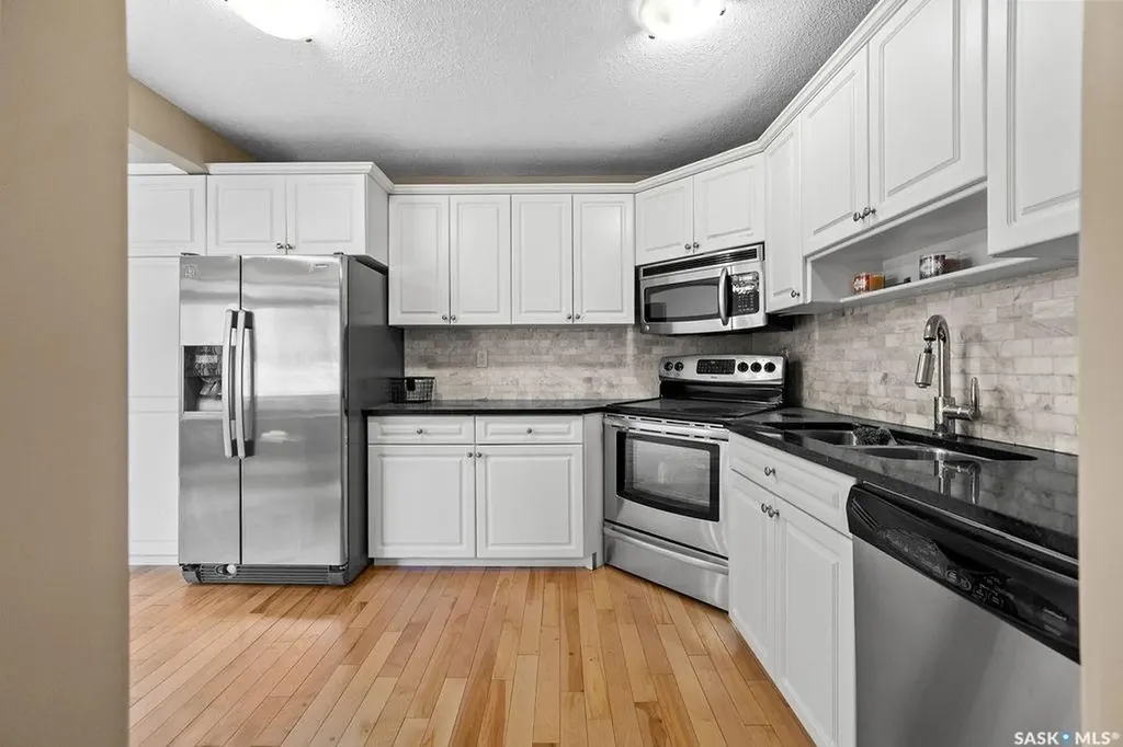 24 Cannington Mews Regina SK S4S 5Z7