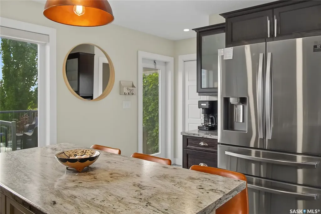 944 Glenview Cove Martensville SK S0K 0A2