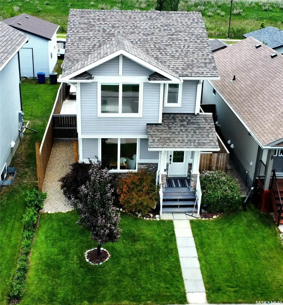 944 Glenview Cove Martensville SK S0K 0A2