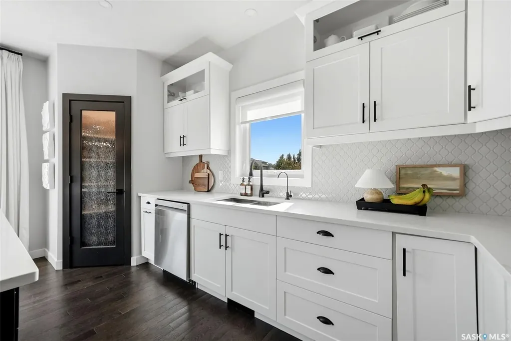 8 Yale Place White City SK S4L 0C7