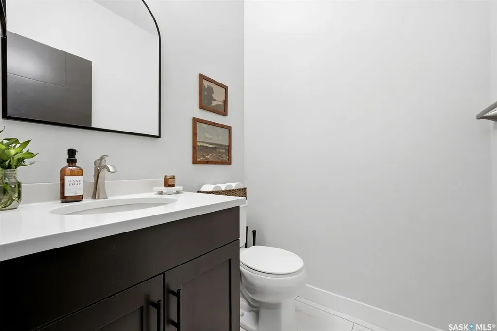 8 Yale Place White City SK S4L 0C7
