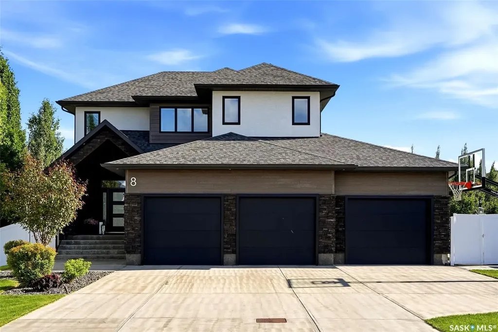 8 Yale Place White City SK S4L 0C7