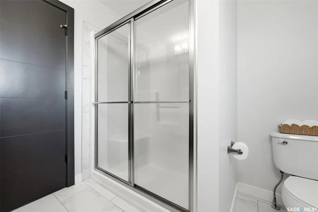 8 Yale Place White City SK S4L 0C7
