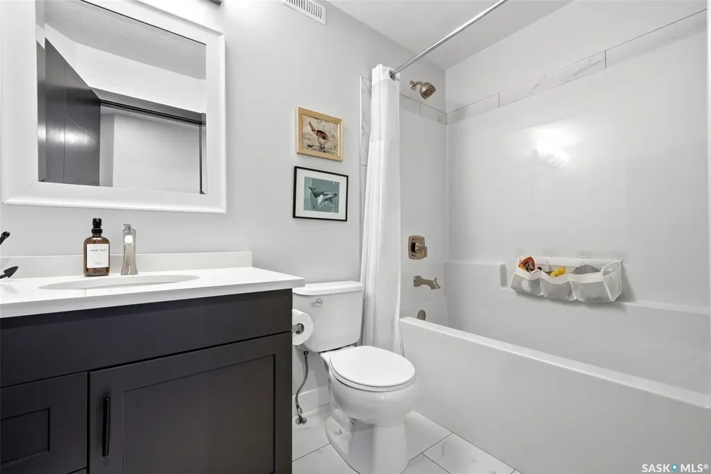 8 Yale Place White City SK S4L 0C7
