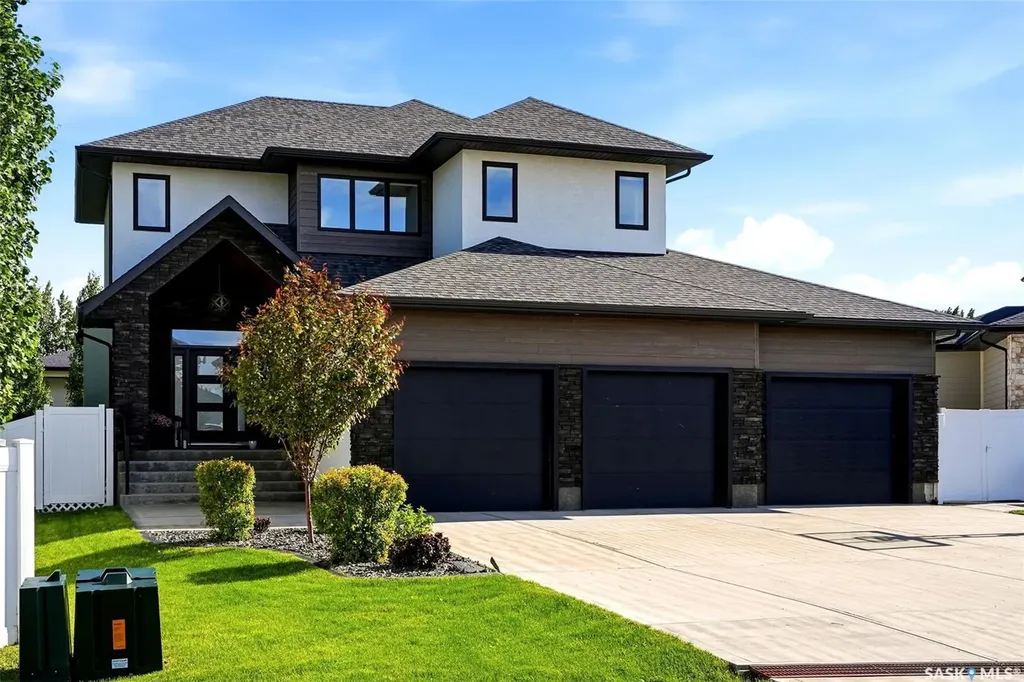8 Yale Place White City SK S4L 0C7