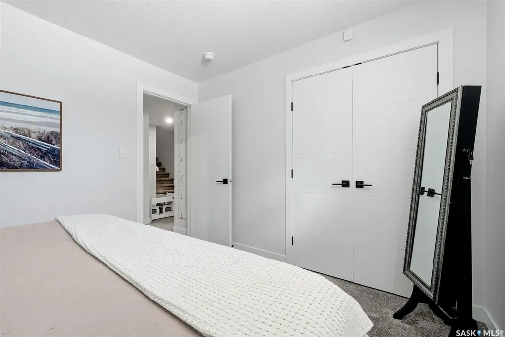 8 Yale Place White City SK S4L 0C7
