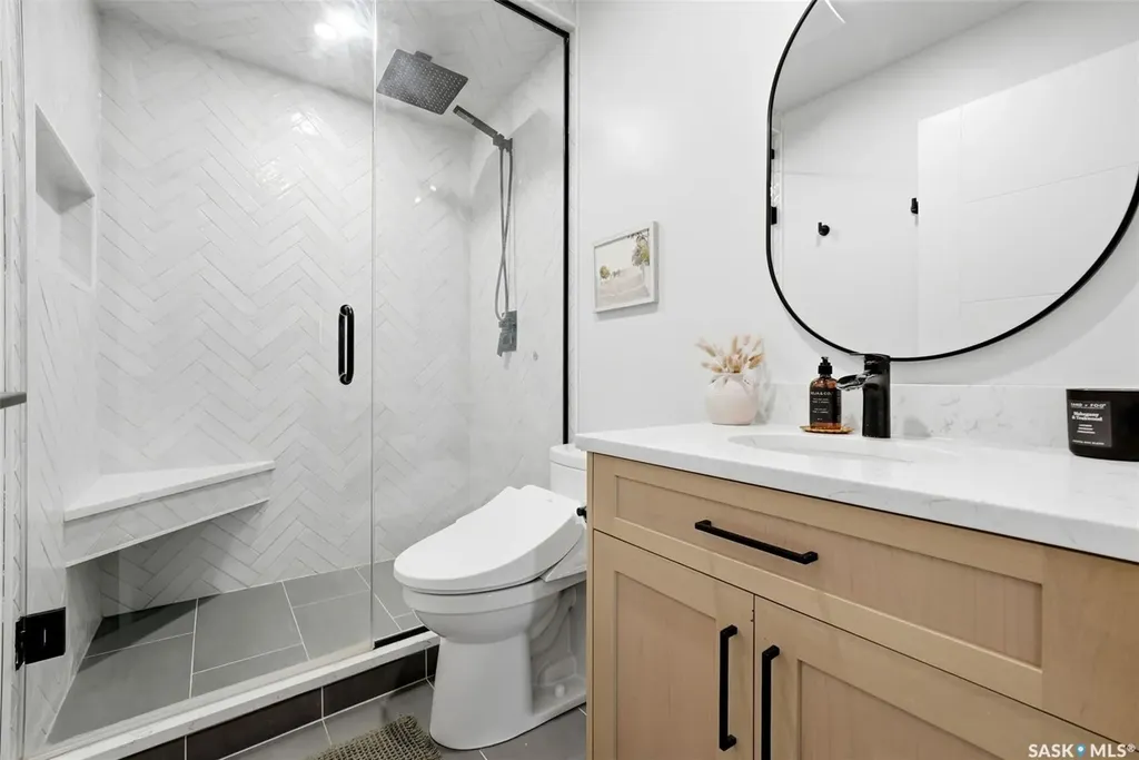 8 Yale Place White City SK S4L 0C7