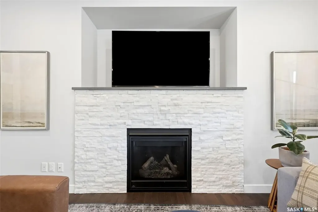 8 Yale Place White City SK S4L 0C7
