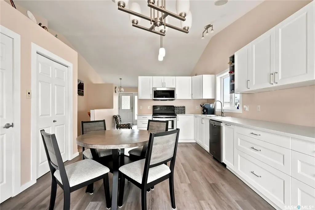 511 West Hampton Boulevard Saskatoon SK S7R 0B4