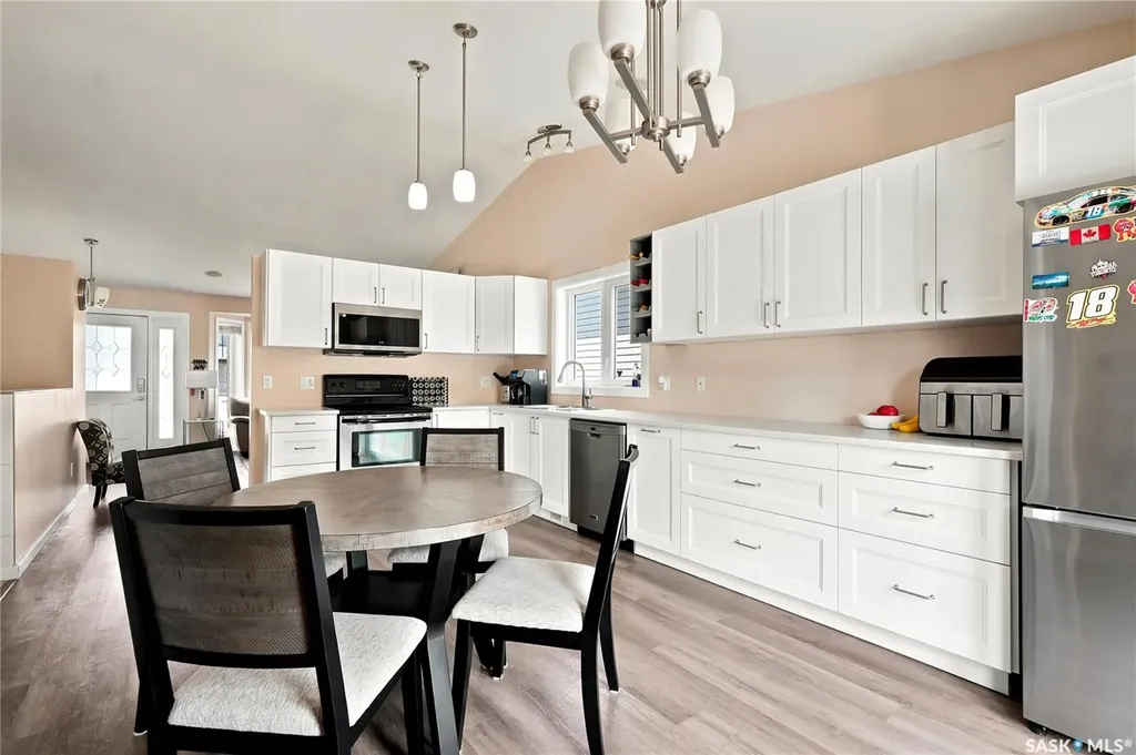 511 West Hampton Boulevard Saskatoon SK S7R 0B4