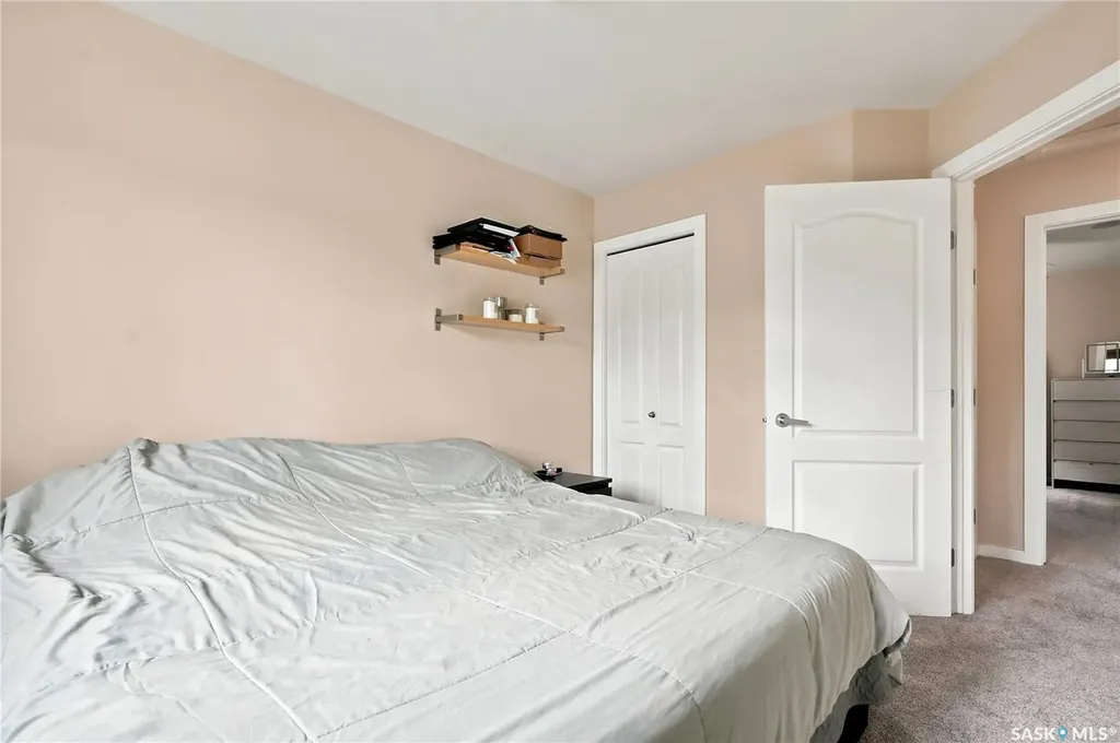 511 West Hampton Boulevard Saskatoon SK S7R 0B4