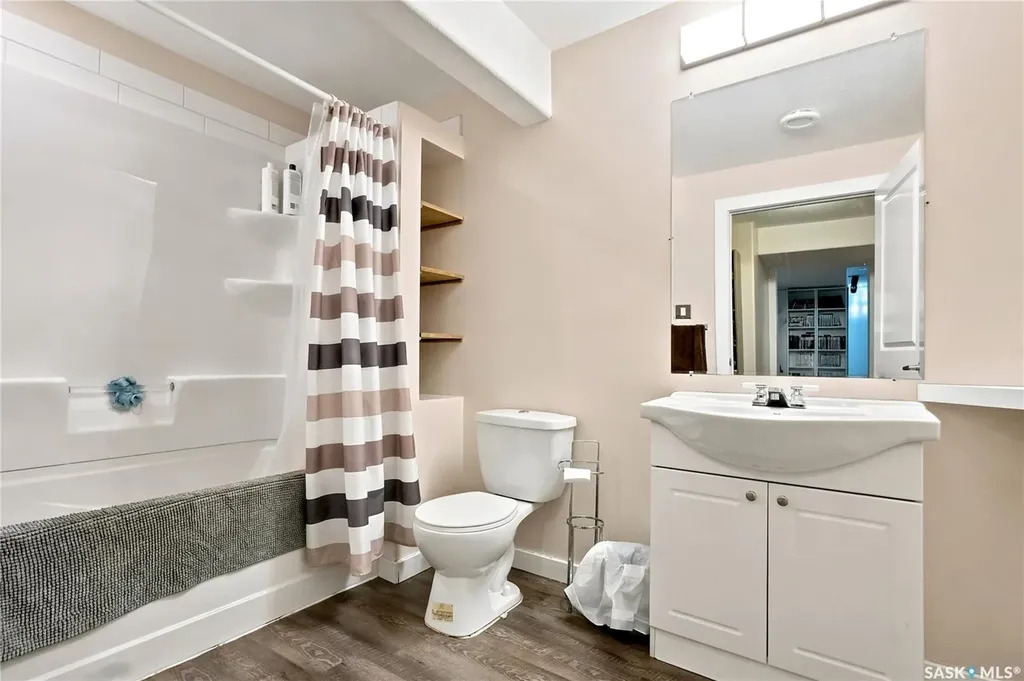511 West Hampton Boulevard Saskatoon SK S7R 0B4
