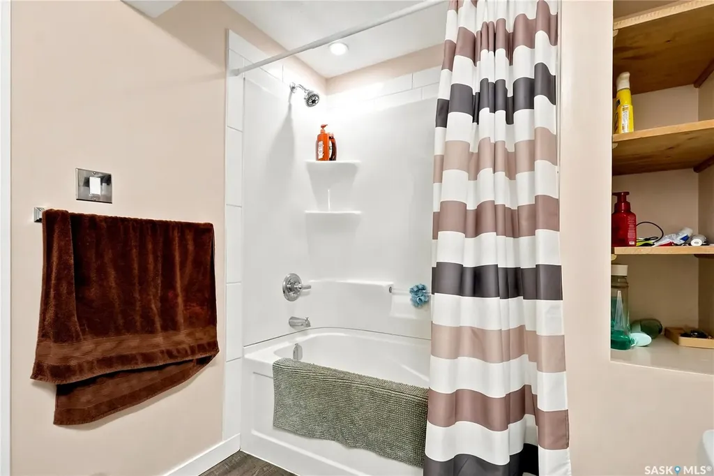 511 West Hampton Boulevard Saskatoon SK S7R 0B4