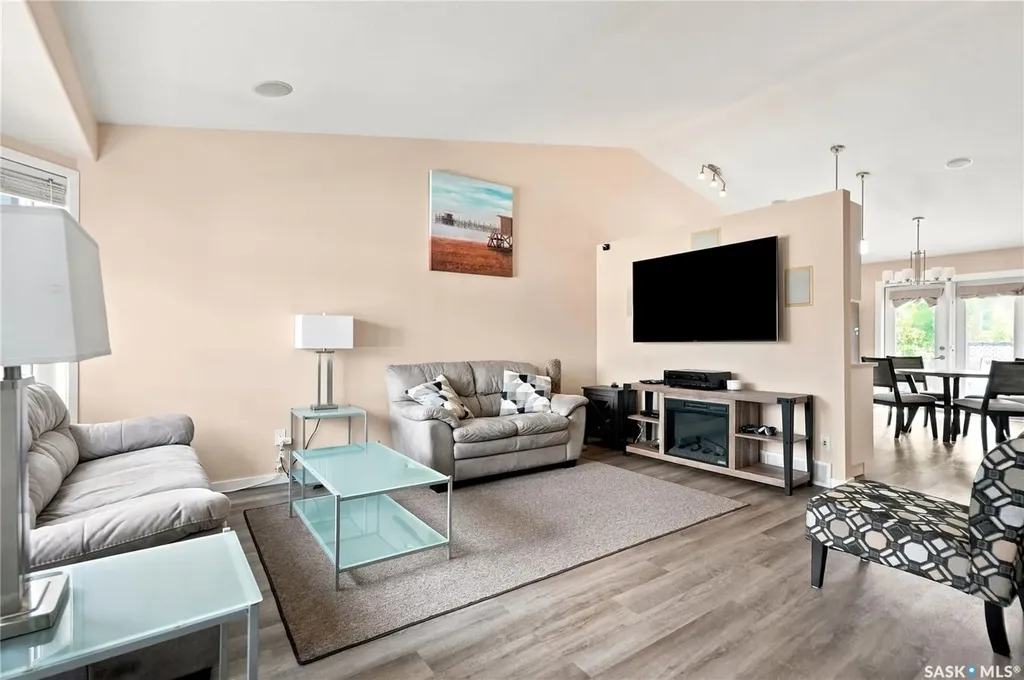 511 West Hampton Boulevard Saskatoon SK S7R 0B4