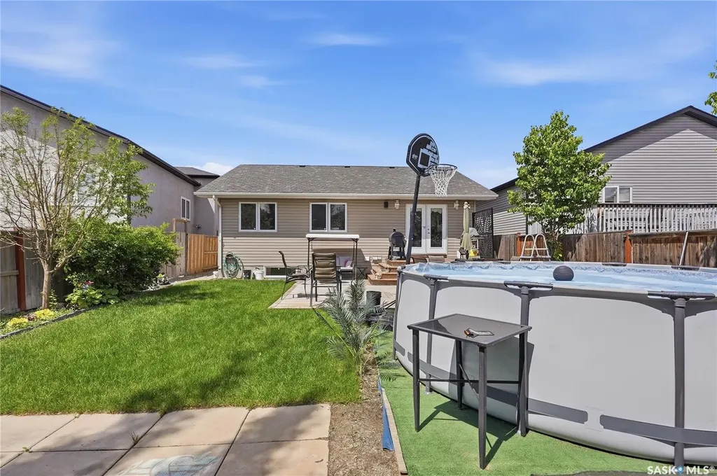 511 West Hampton Boulevard Saskatoon SK S7R 0B4