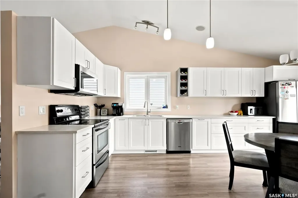 511 West Hampton Boulevard Saskatoon SK S7R 0B4