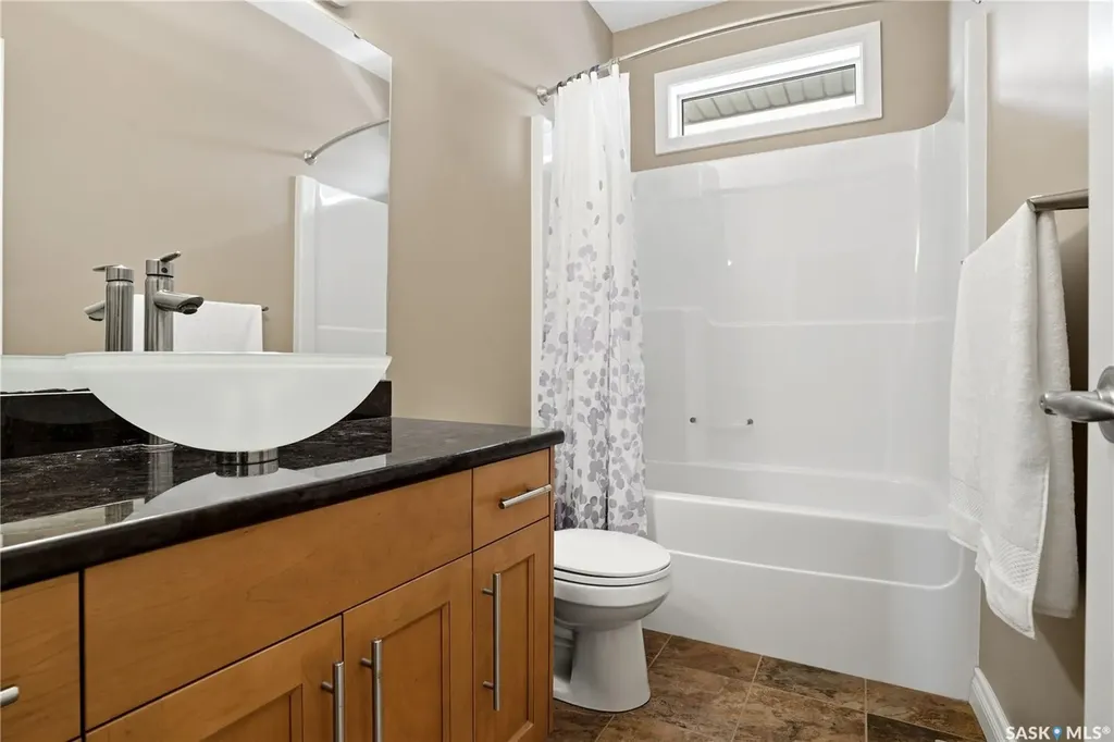 2587 Linner Way Regina SK S4V 1E7