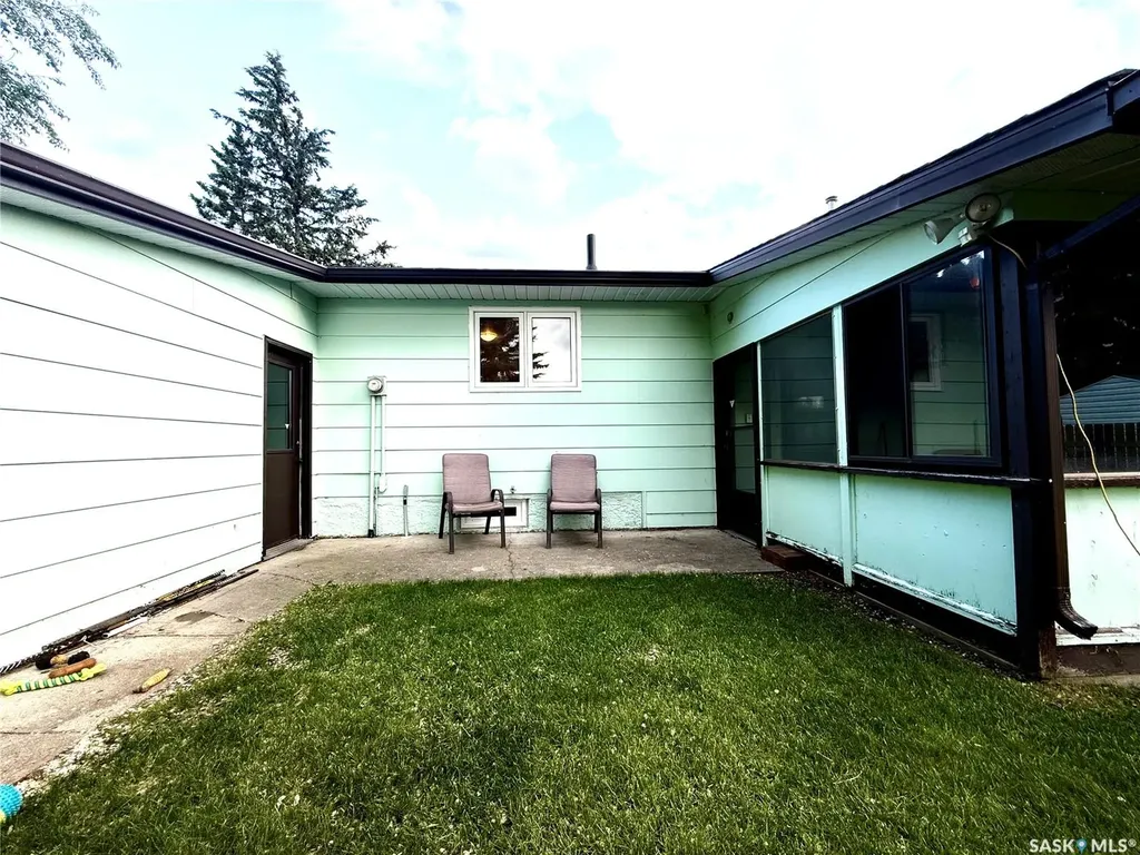 92 Redwood Drive Yorkton SK S3N 2X7