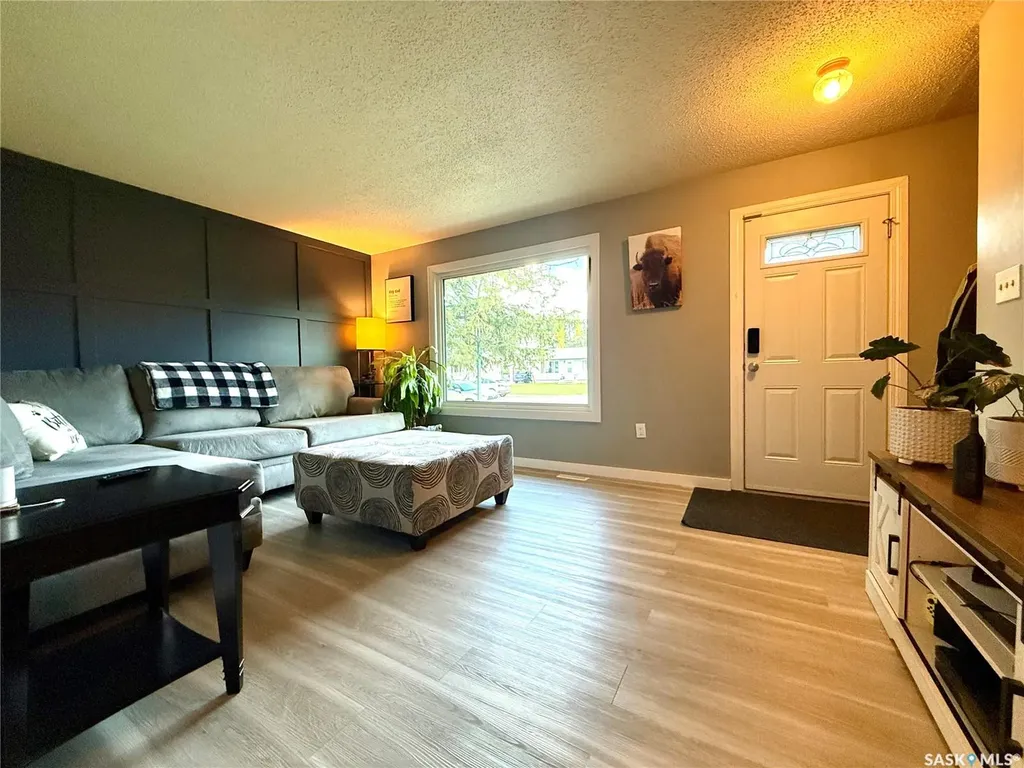 92 Redwood Drive Yorkton SK S3N 2X7