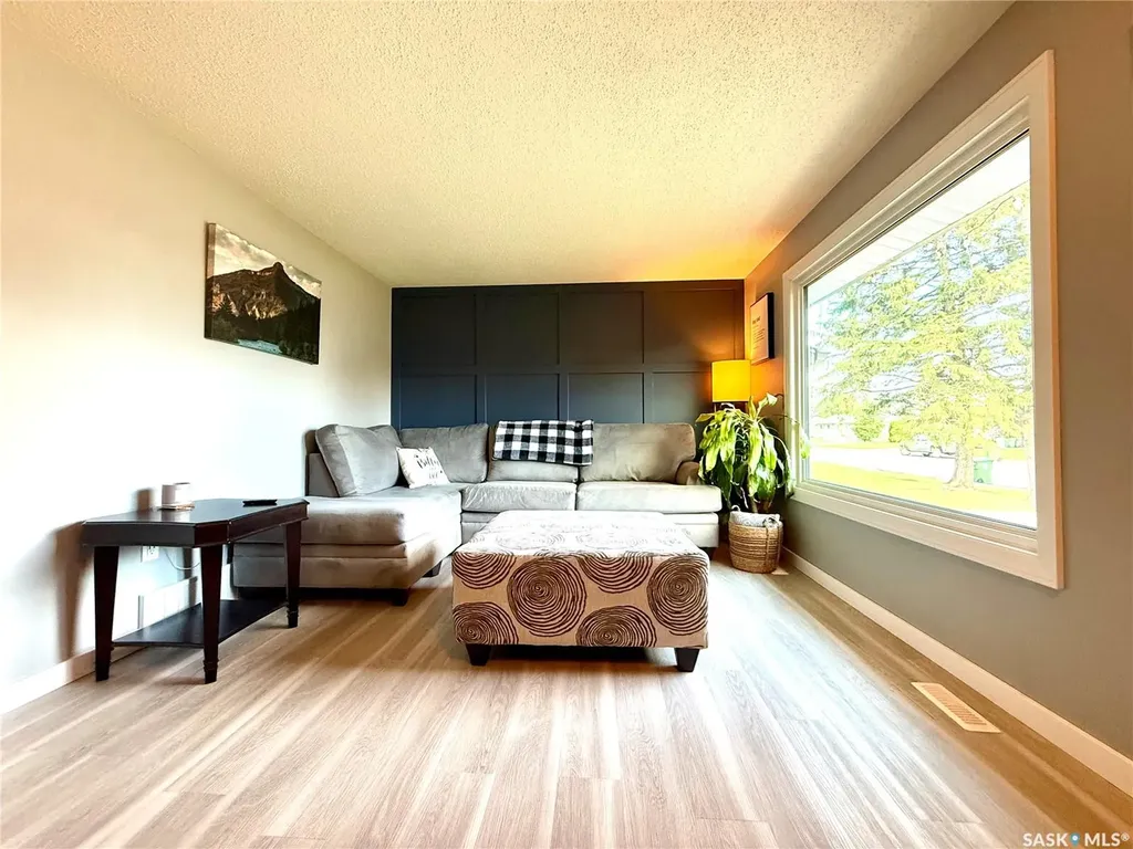 92 Redwood Drive Yorkton SK S3N 2X7