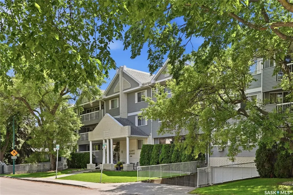 910 9th Street E Saskatoon SK S7H 0N1