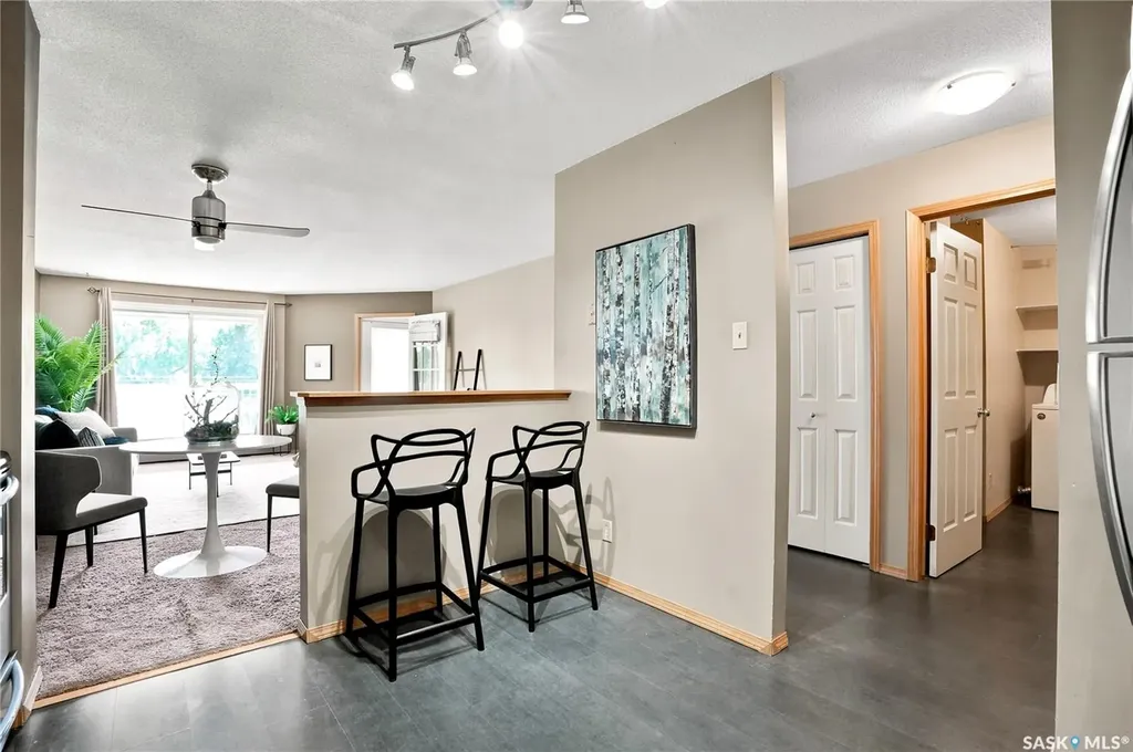 910 9th Street E Saskatoon SK S7H 0N1