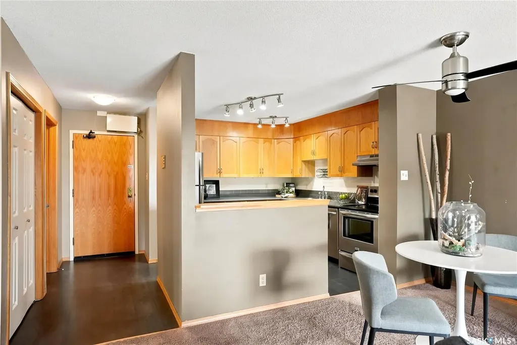 910 9th Street E Saskatoon SK S7H 0N1