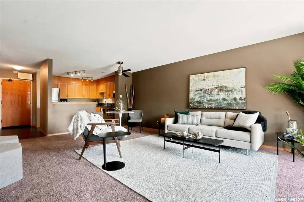 910 9th Street E Saskatoon SK S7H 0N1