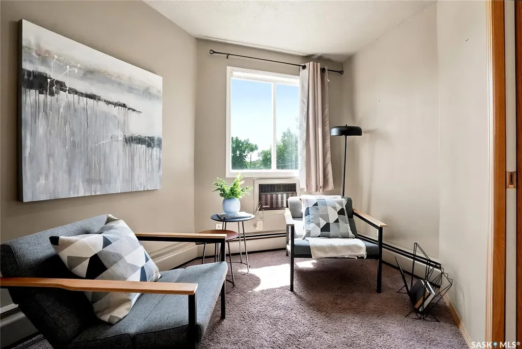 910 9th Street E Saskatoon SK S7H 0N1