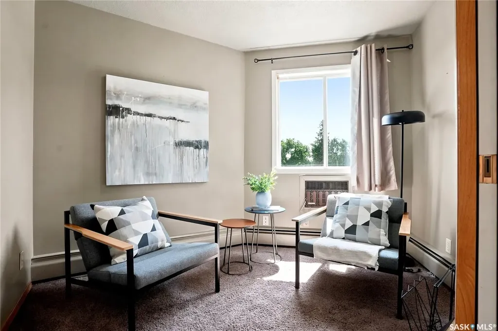 910 9th Street E Saskatoon SK S7H 0N1