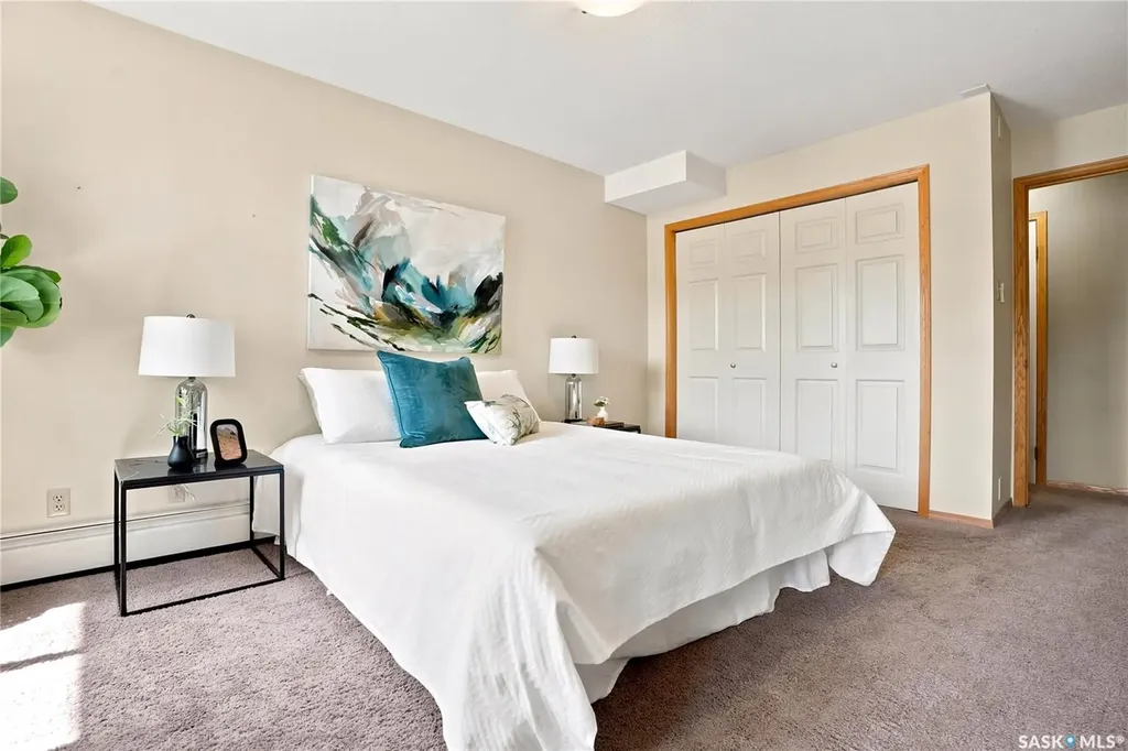 910 9th Street E Saskatoon SK S7H 0N1
