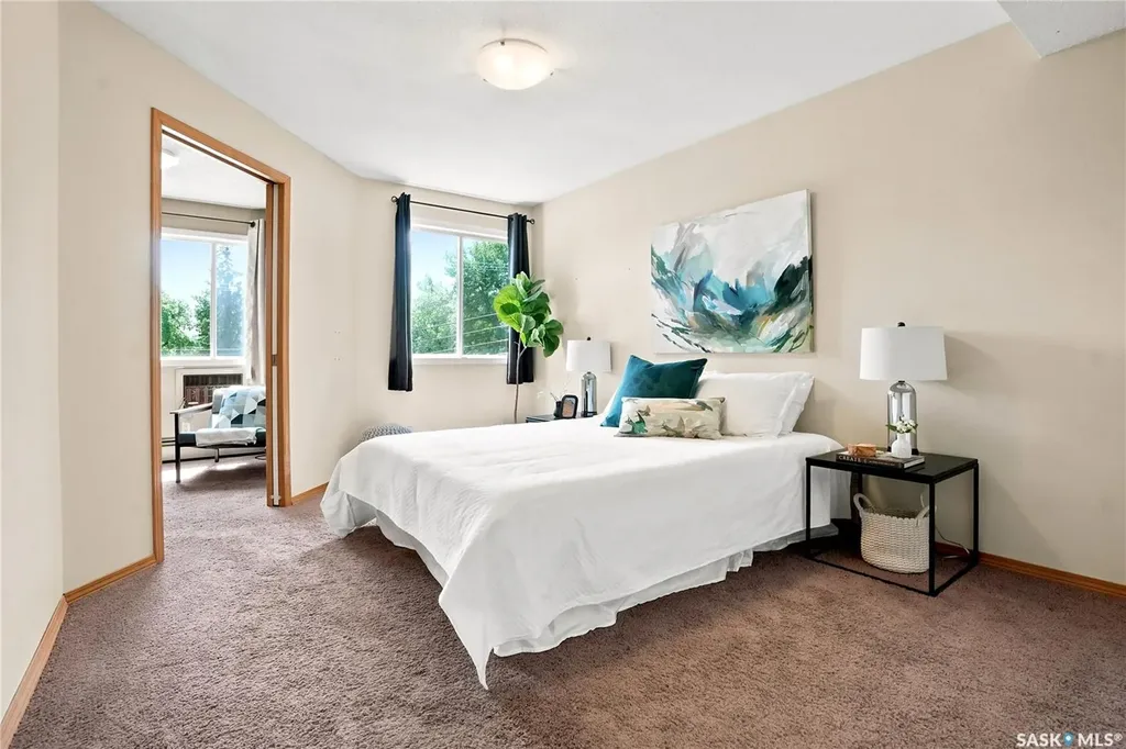 910 9th Street E Saskatoon SK S7H 0N1