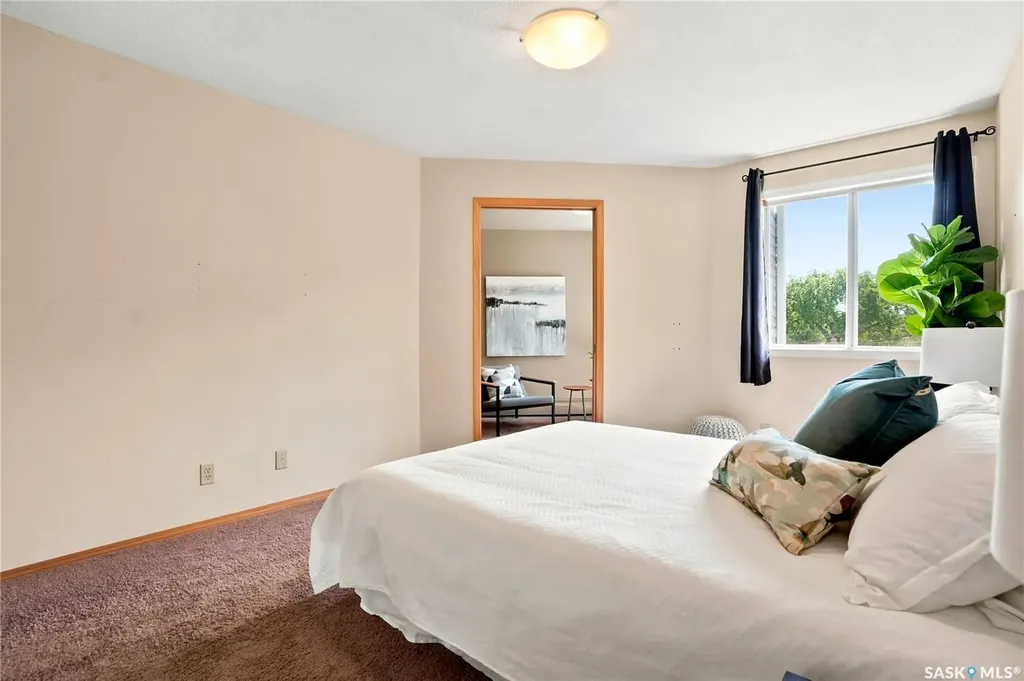 910 9th Street E Saskatoon SK S7H 0N1