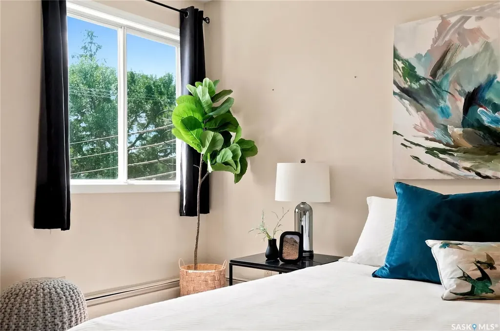 910 9th Street E Saskatoon SK S7H 0N1