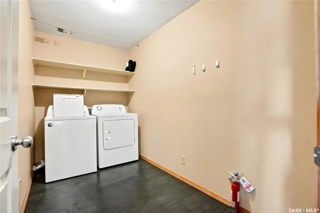 910 9th Street E Saskatoon SK S7H 0N1