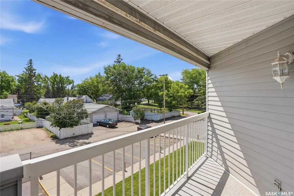 910 9th Street E Saskatoon SK S7H 0N1