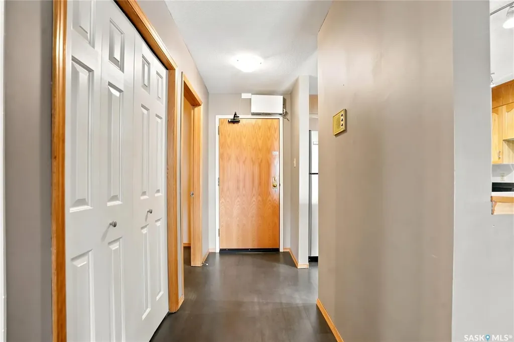 910 9th Street E Saskatoon SK S7H 0N1