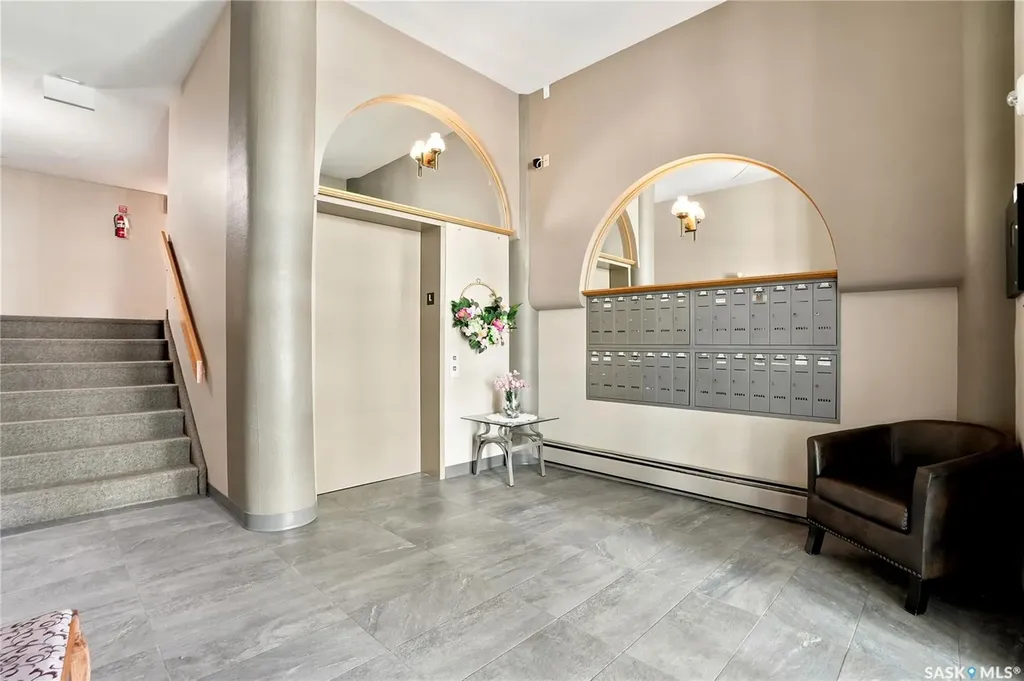 910 9th Street E Saskatoon SK S7H 0N1