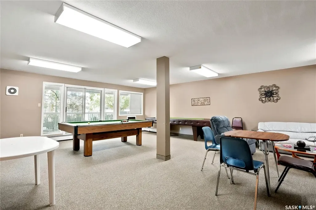 910 9th Street E Saskatoon SK S7H 0N1