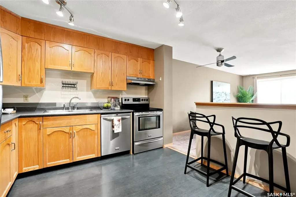 910 9th Street E Saskatoon SK S7H 0N1