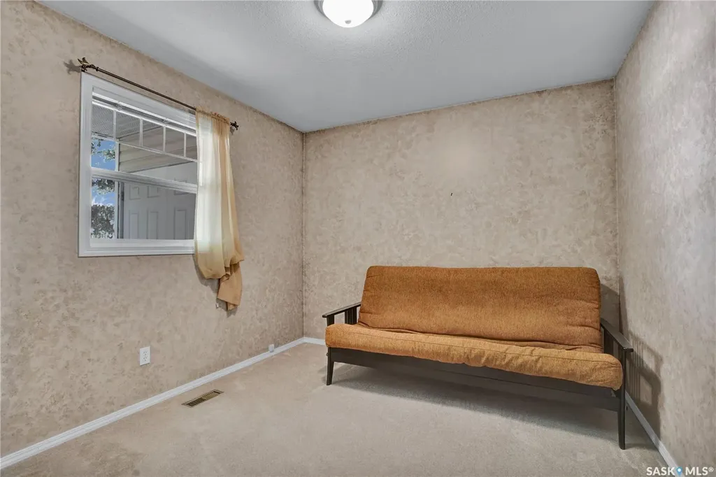 141 105th Street W Saskatoon SK S7N 1N3