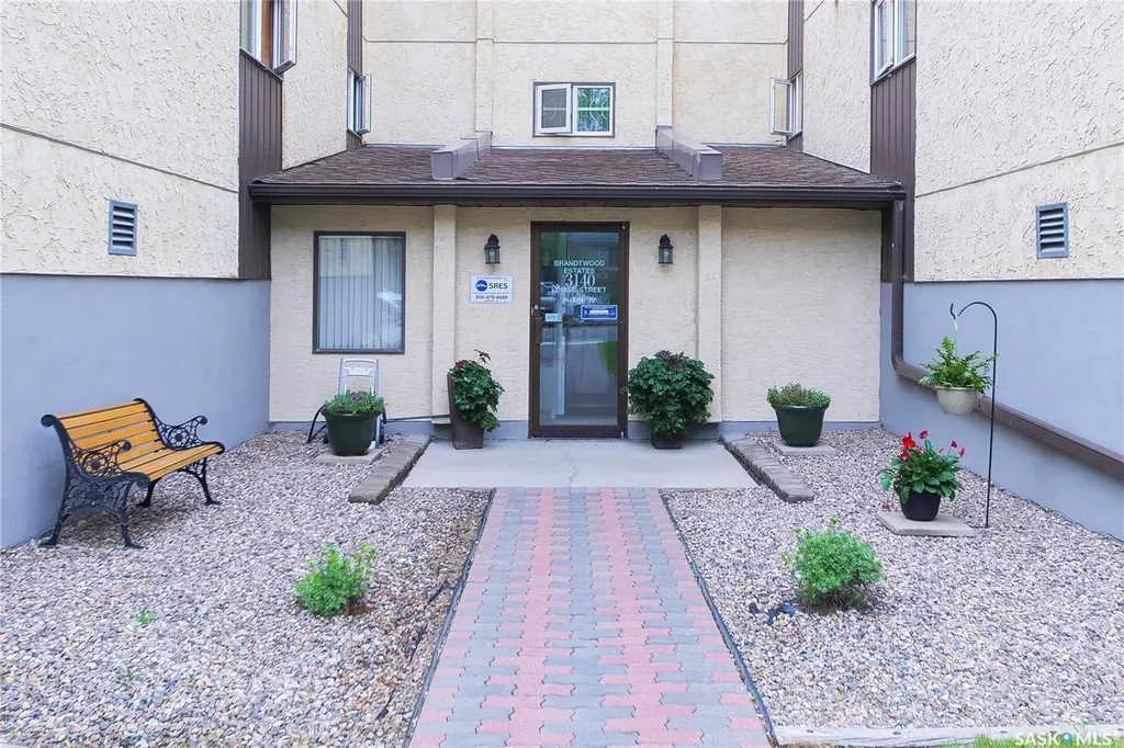 3140 Louise Street Saskatoon SK S7J 3L8