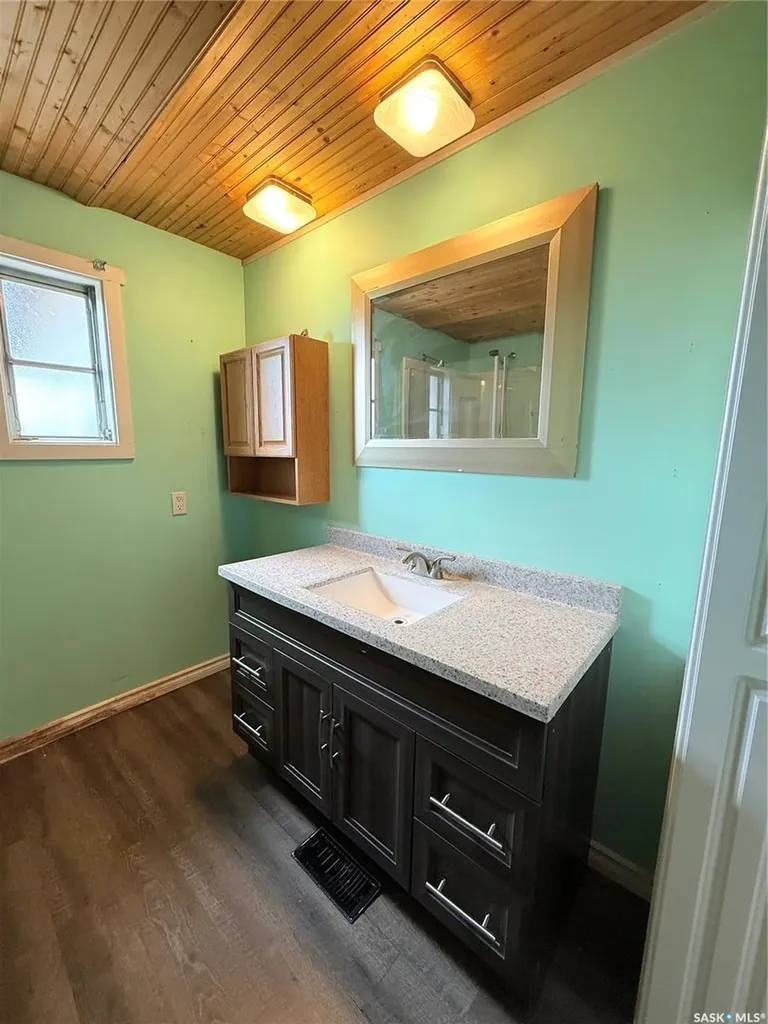 151-201 37 Highway Shaunavon SK S0N 2M0