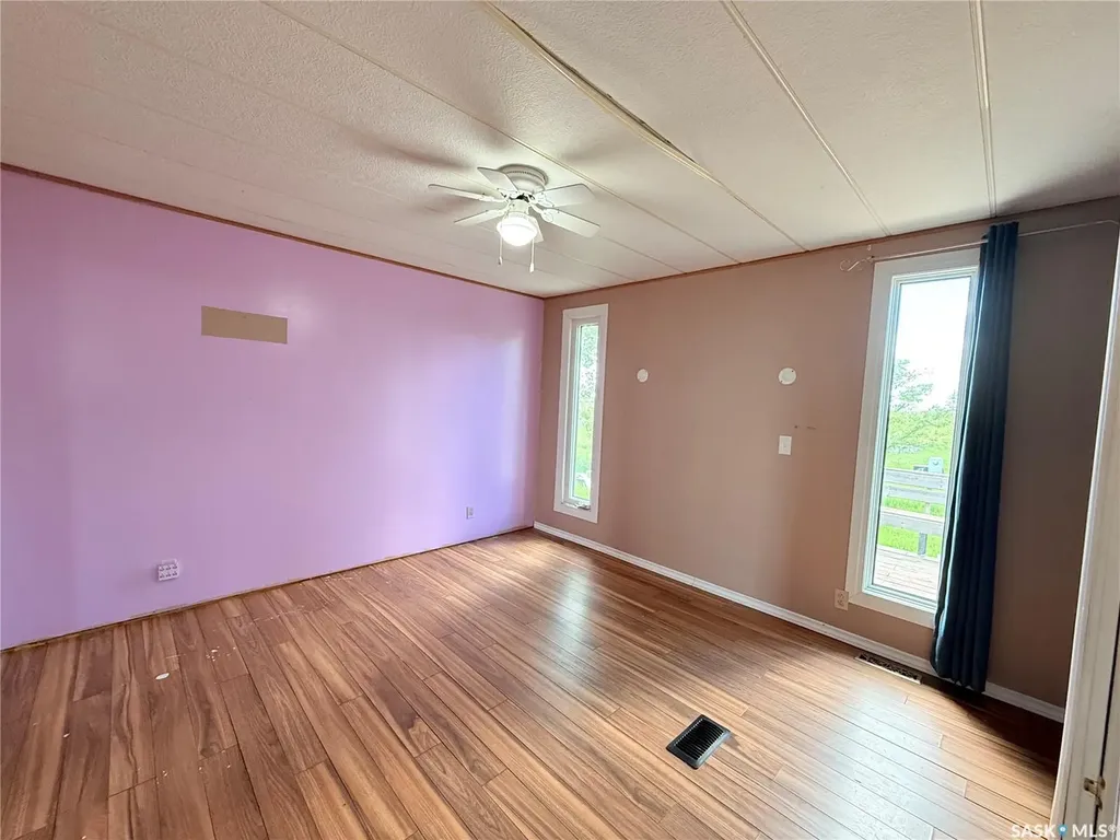 151-201 37 Highway Shaunavon SK S0N 2M0