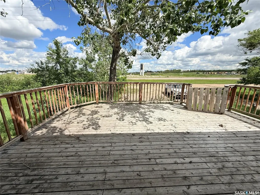 151-201 37 Highway Shaunavon SK S0N 2M0
