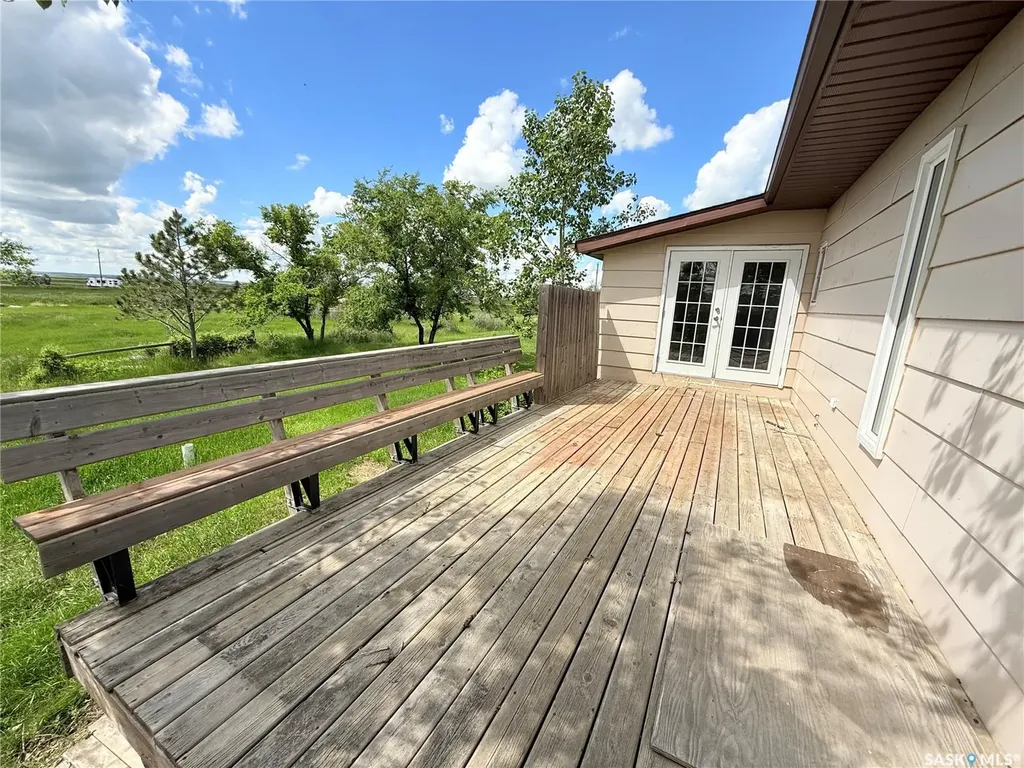151-201 37 Highway Shaunavon SK S0N 2M0